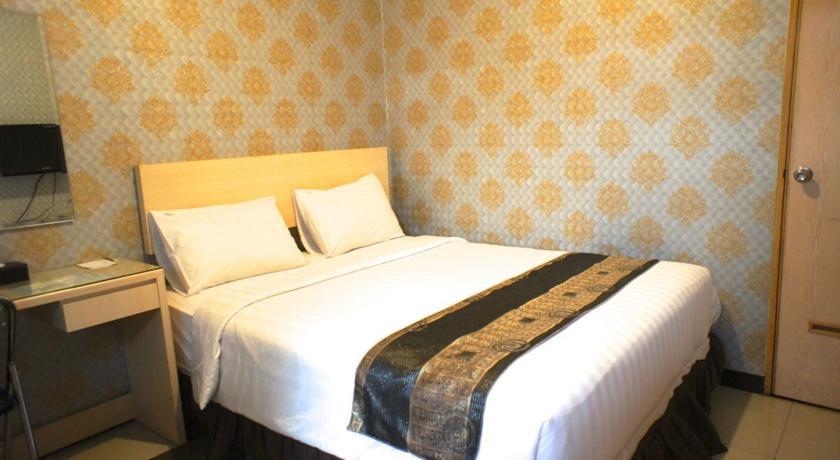 Mine Home Hotel Bandung Buitenkant foto