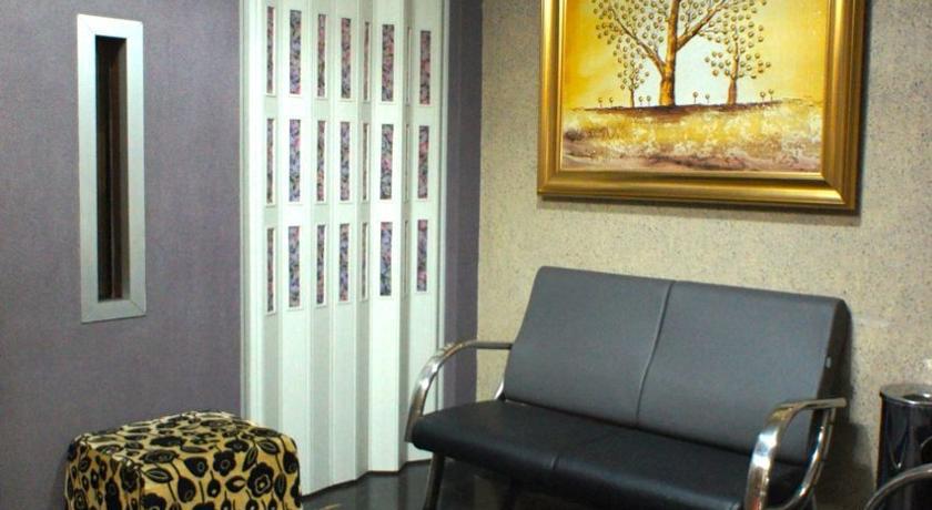 Mine Home Hotel Bandung Buitenkant foto