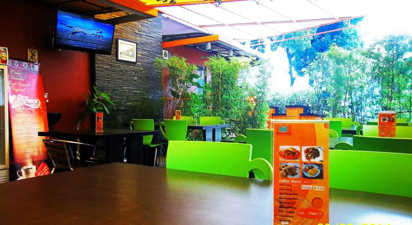 Mine Home Hotel Bandung Buitenkant foto