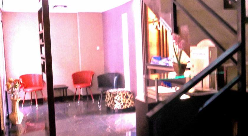 Mine Home Hotel Bandung Buitenkant foto