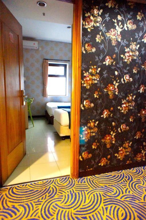 Mine Home Hotel Bandung Buitenkant foto