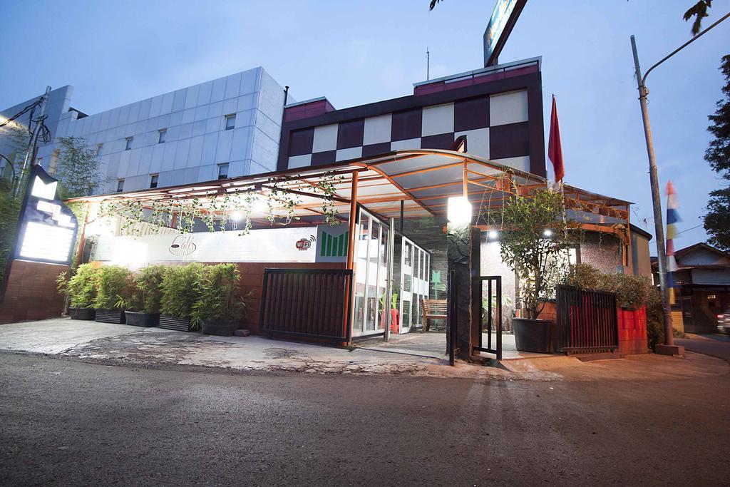Mine Home Hotel Bandung Buitenkant foto