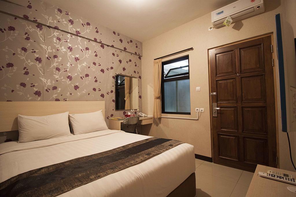 Mine Home Hotel Bandung Buitenkant foto