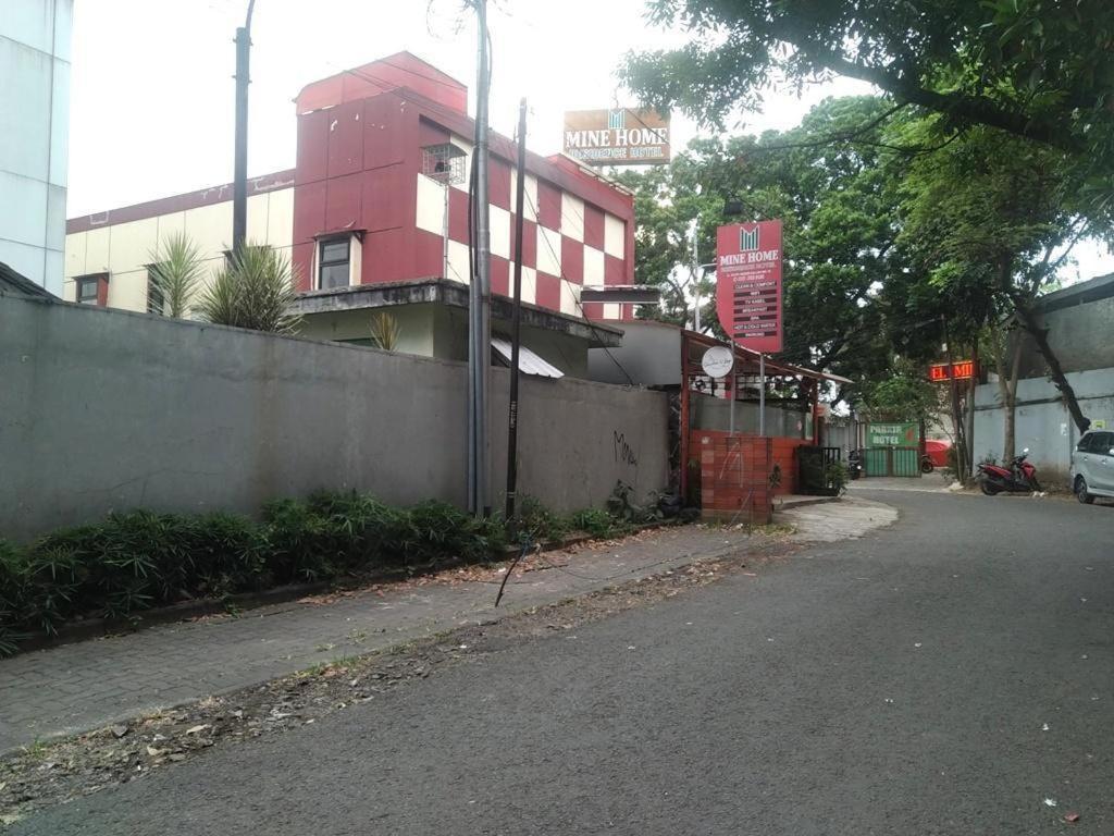 Mine Home Hotel Bandung Buitenkant foto