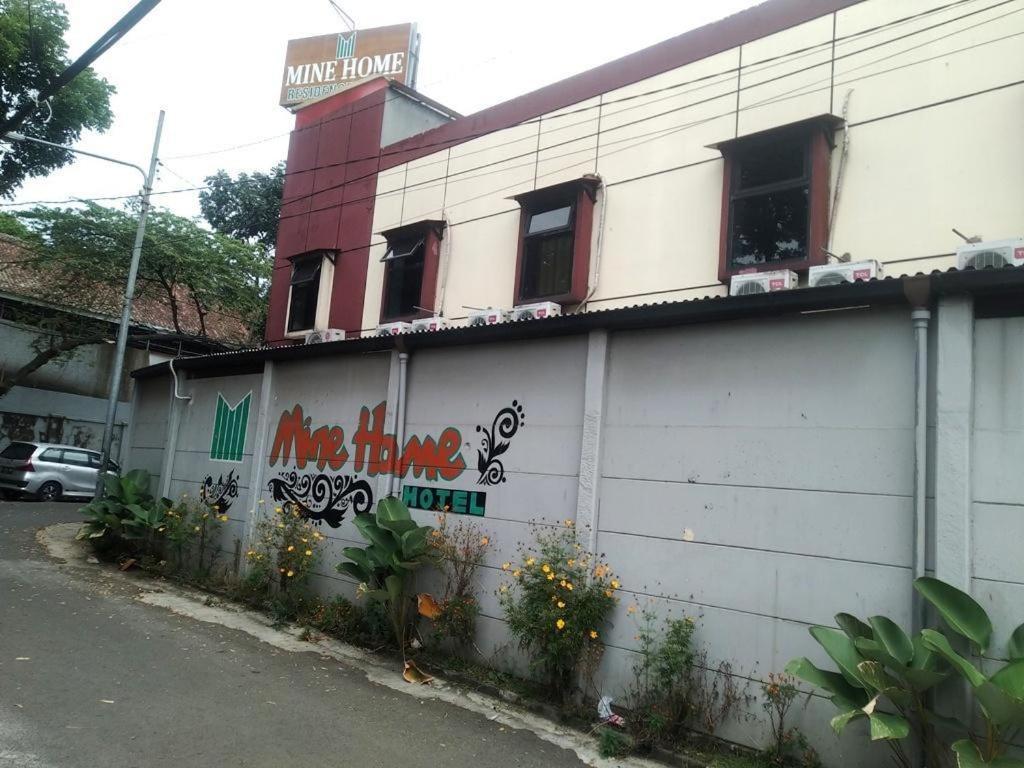 Mine Home Hotel Bandung Buitenkant foto