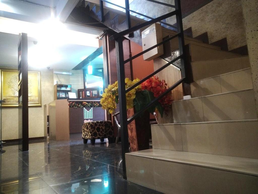 Mine Home Hotel Bandung Buitenkant foto