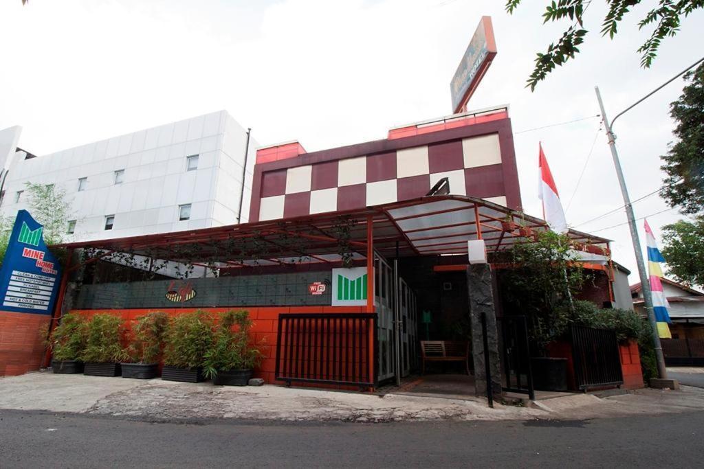 Mine Home Hotel Bandung Buitenkant foto