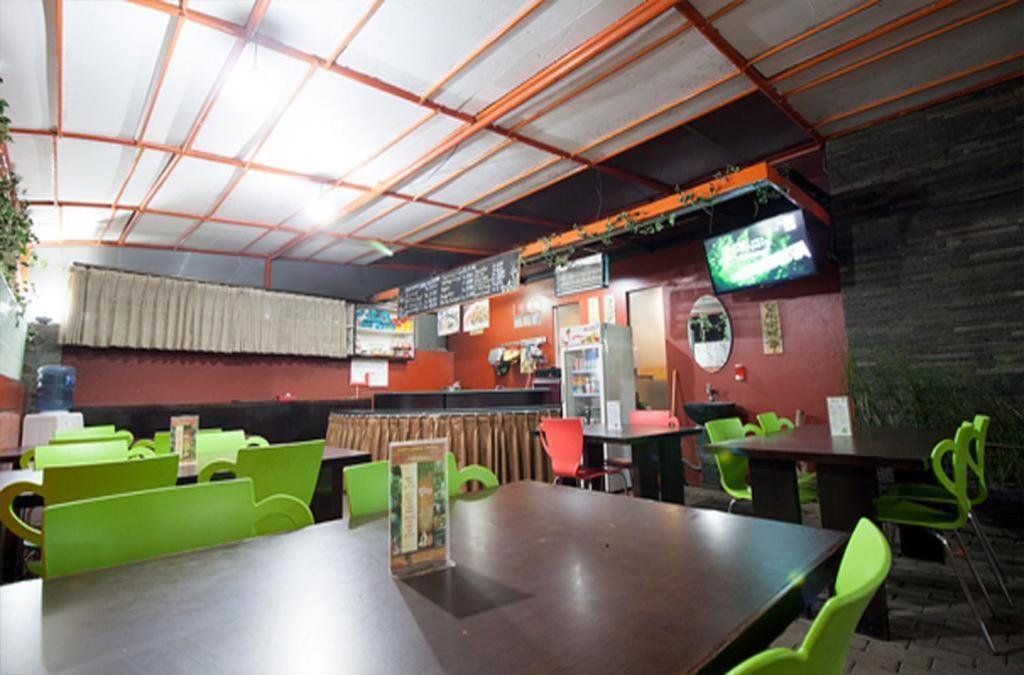 Mine Home Hotel Bandung Buitenkant foto